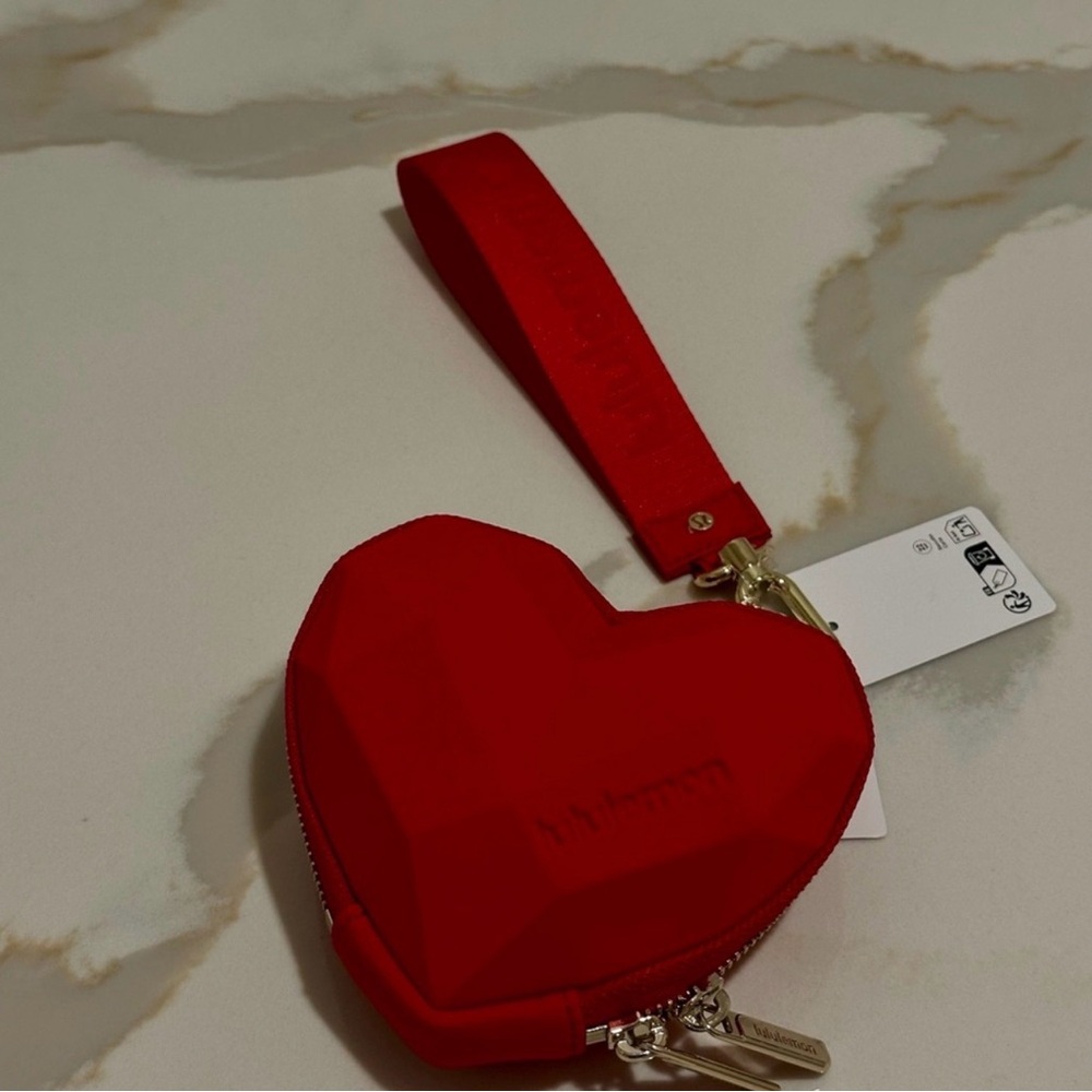 NWT! Lululemon Heart Wristlet Oxford Red - Picture 2 of 15